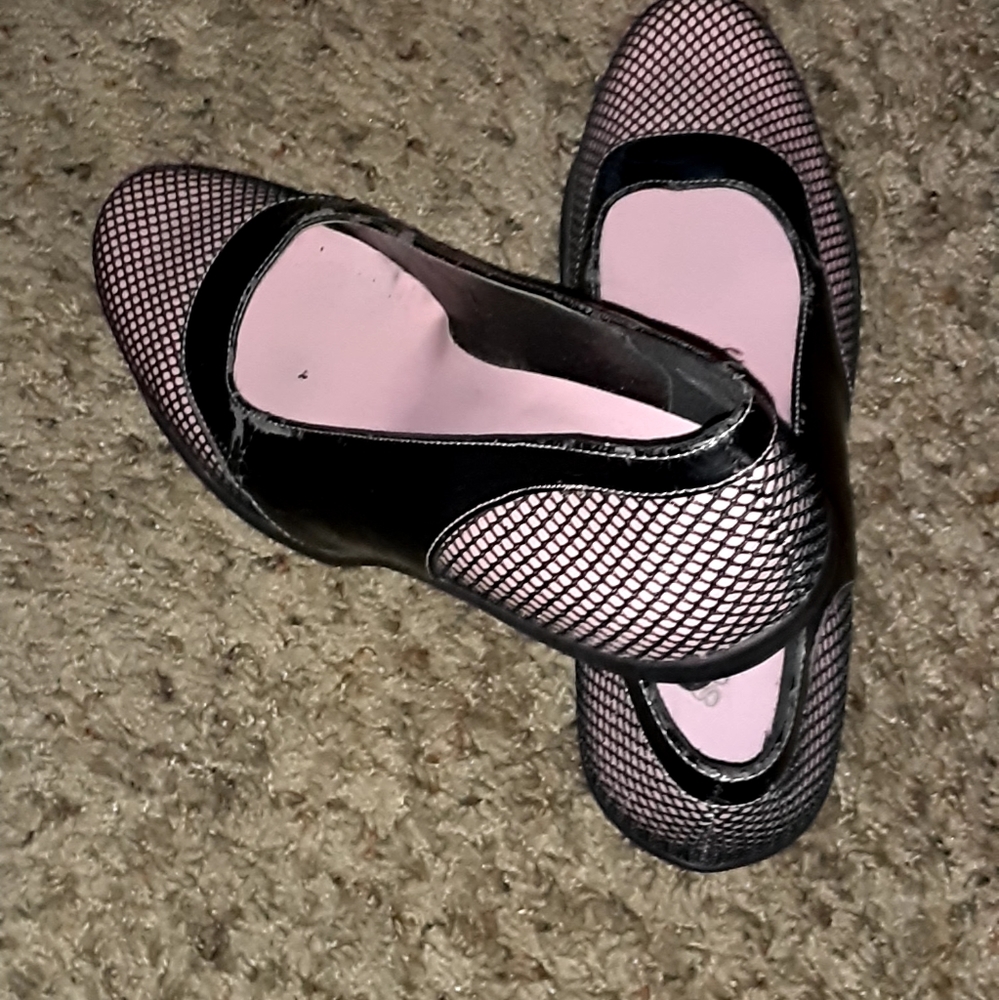 Shoes - Picture 6 of 6